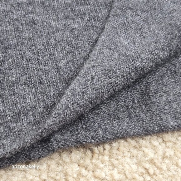 NWT Cashmere Knit Grey Scarf Auxiliary Aritzia Maine - Picture 2 of 6